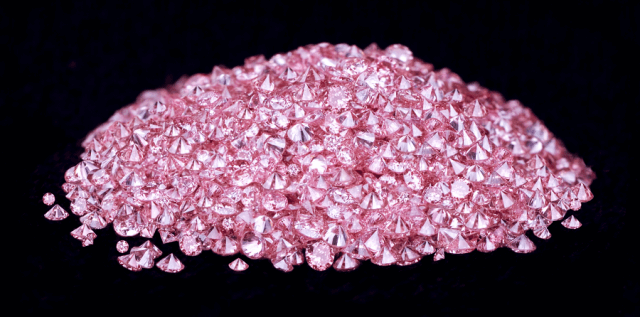 Chromism in pink diamonds